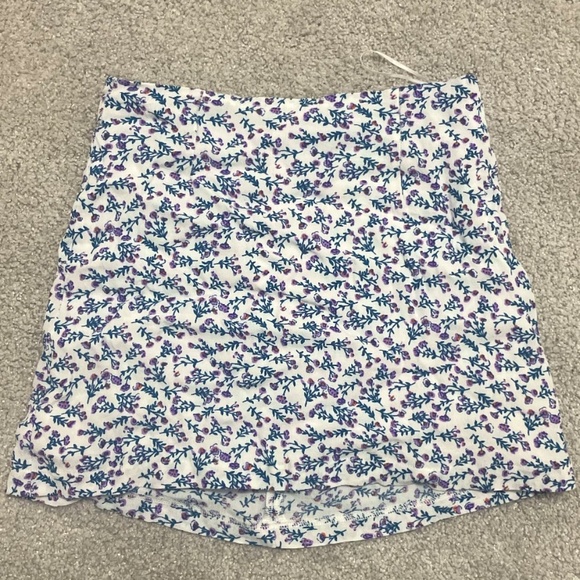 We're All Pretty Girls Skirt Size Small Flower Print - Picture 1 of 1